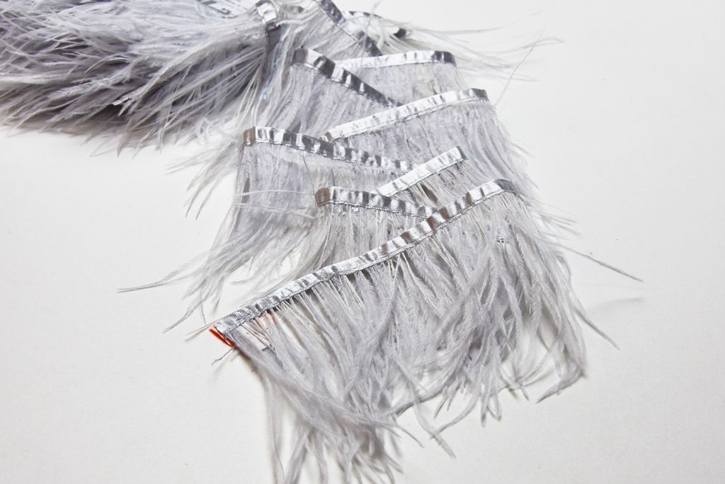 Тесьма декоративная, перо белого цвета, ширина 13 смизображение