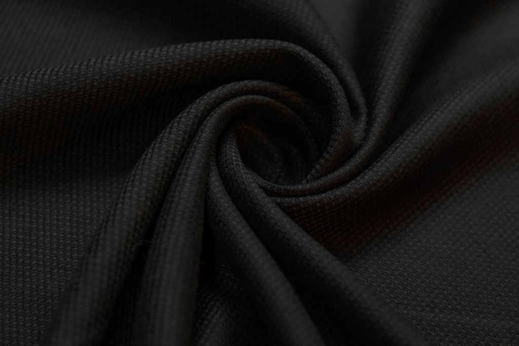 Двухслойная костюмная ткань с текстурной поверхностью, цвет черныйизображение