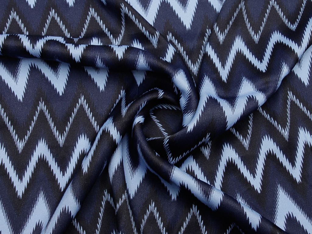 Плательная ткань Emaar, в сине-голубых тонах с восточным орнаментом изображение