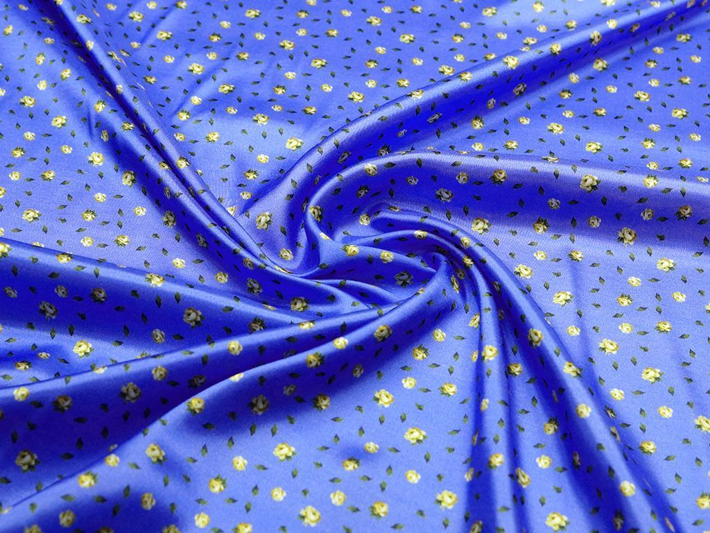 Блузочно-плательная ткань голубого цвета с цветочным принтомизображение