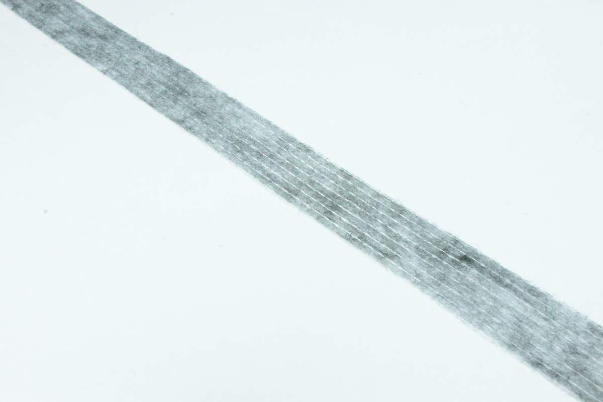 Лента клеевая нитепрошивная серого цвета, ширина 15 ммизображение