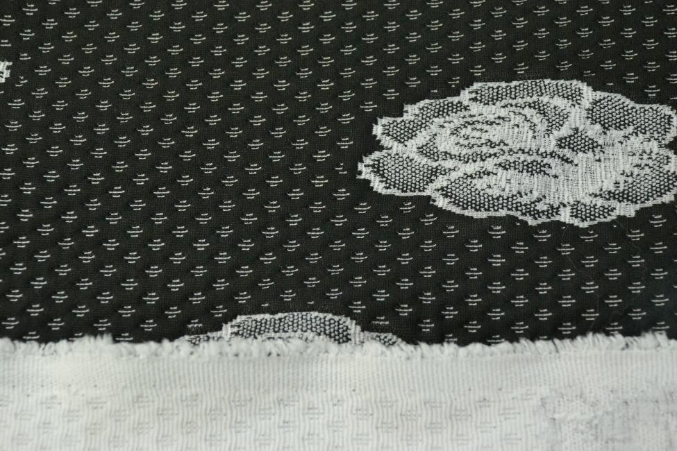 Приобрести Ткань неопрен DIGI, цвет: на черном фоне белые штрихи с розой