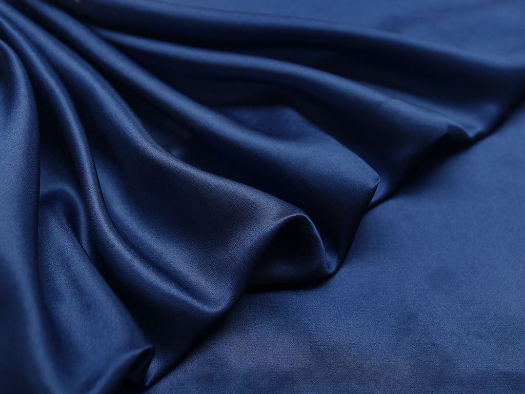 Блузочная ткань насыщенного синего цветаизображение