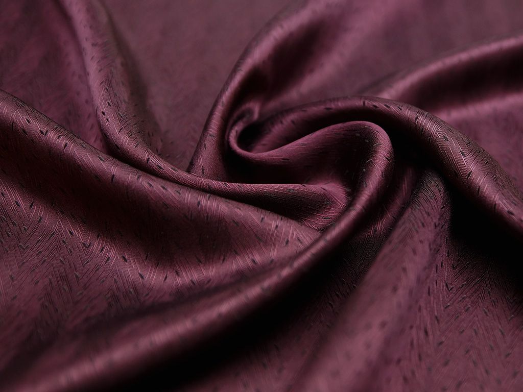 Шелковая ткань в елочку темно-вишневого цветаизображение