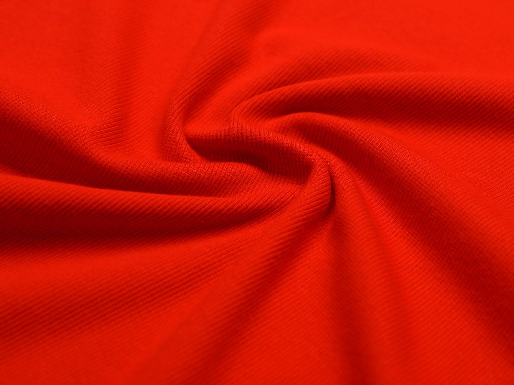 Хлопок красный купить. Кашкорсе терракот. Красная ткань. Ткань красного цвета. Красная костюмная ткань.