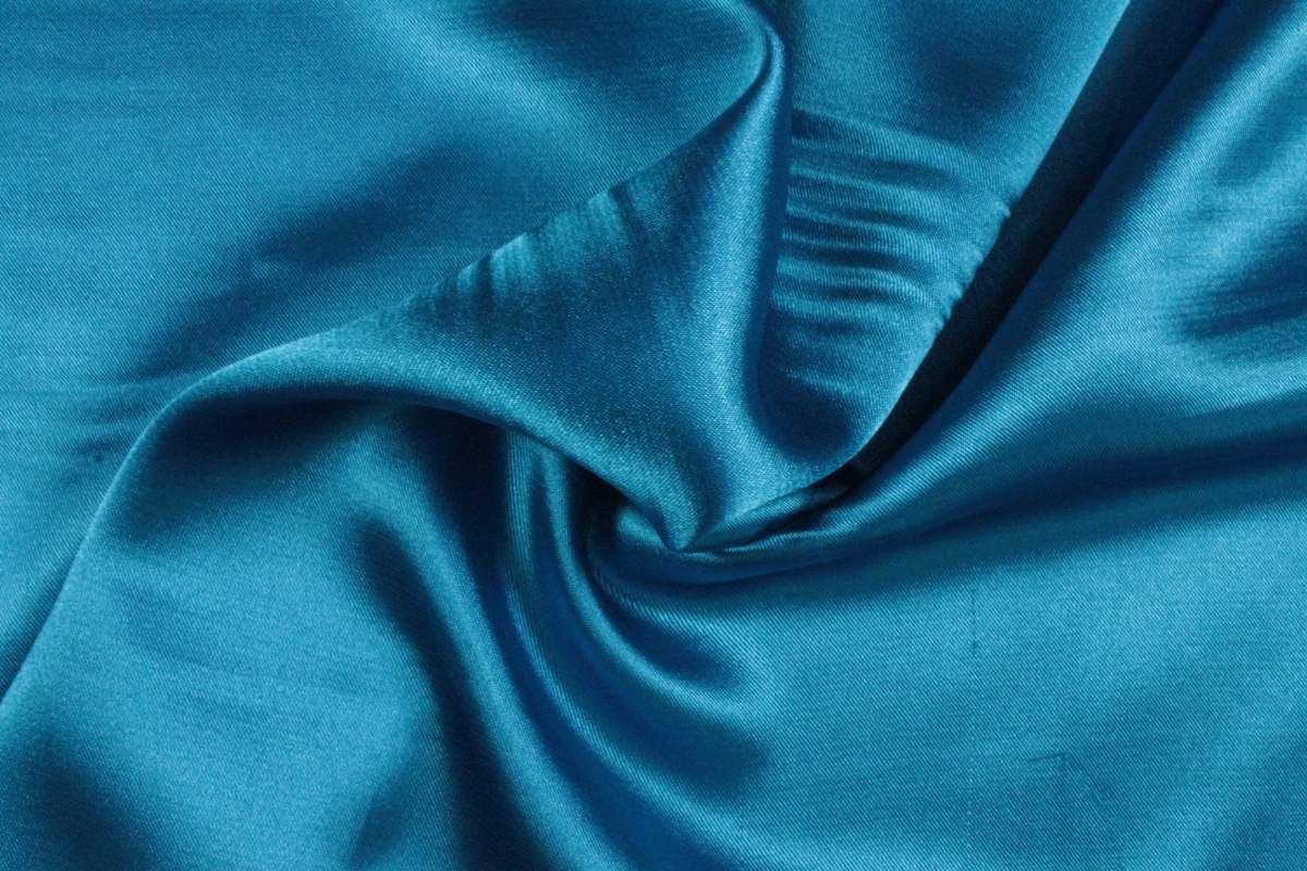 Приобрести Ткань атлас цвета голубого перламутра