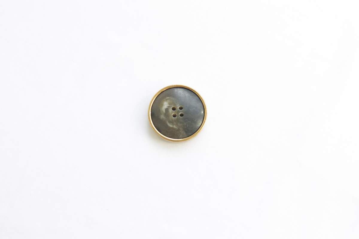 Пуговица металлическая с пластиковой вставкой, четыре прокола, золото с коричневым, диаметр 23 ммизображение