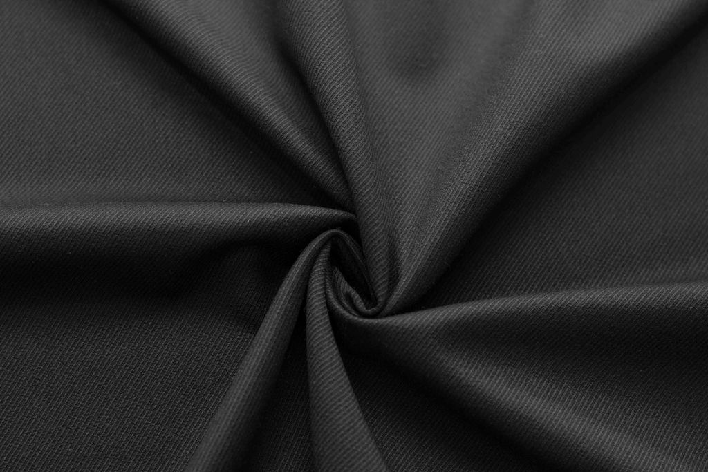 Двухсторонняя костюмная ткань, цвет насыщенный черныйизображение