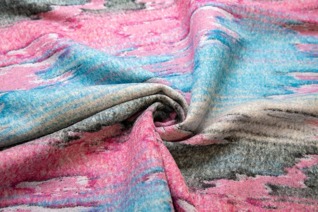 Двухсторонняя пальтовая ткань с абстрактным рисунком, цвет розово-голубойизображение