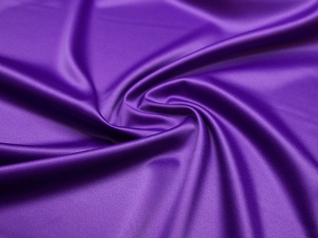 Атлас насыщенного фиолетового цветаизображение