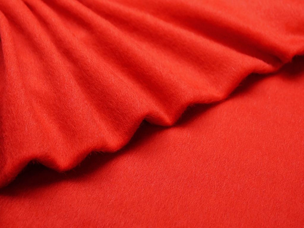 Приобрести Ткань пальтовая с коротким ворсом ярко-красного цвета