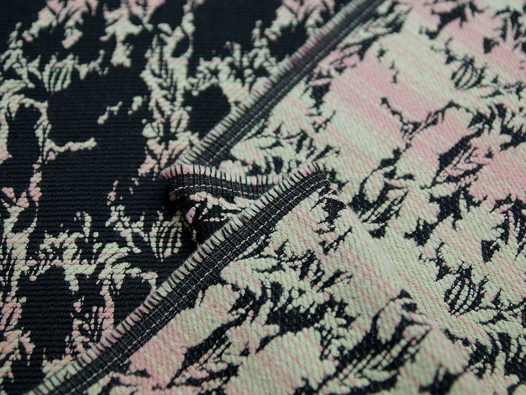 Приобрести Ткань пальтовая, цвет на черном фоне бело-розовые фрагменты