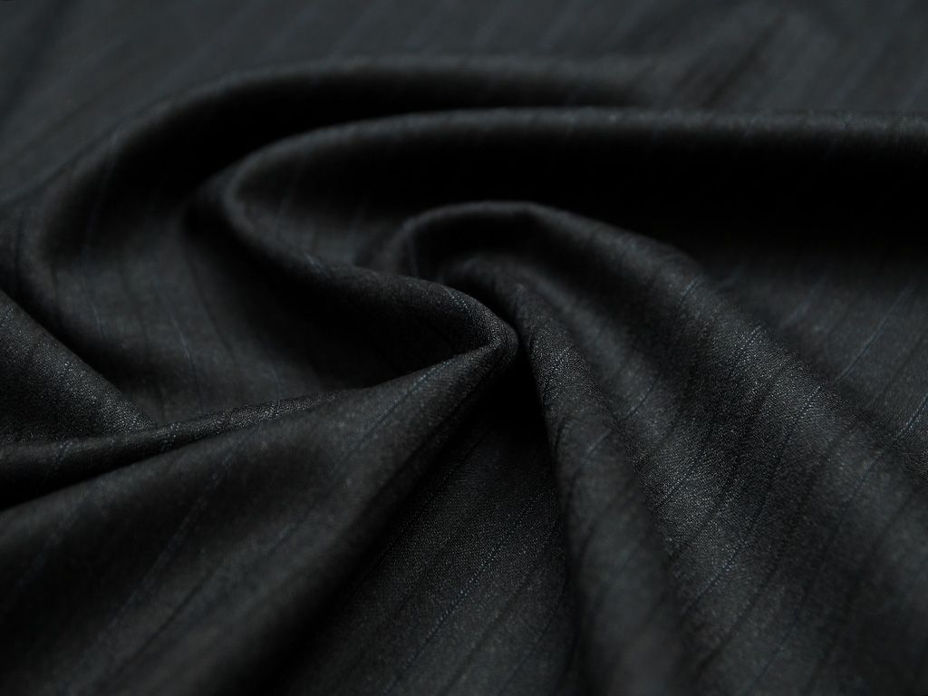 Черная костюмная ткань в полоску (172 гр/м2)изображение