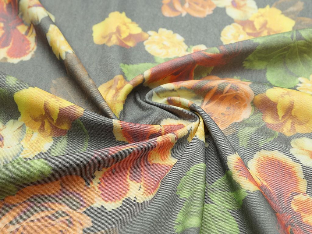 Приобрести Ткань джинсовая, цвет на дымчато-сером фоне коралловые и желтые розы