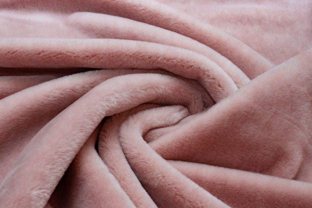 Искусственный мех со средним ворсом, цвет пудрово-розовыйизображение