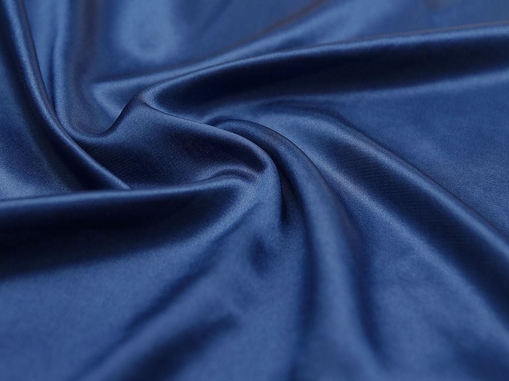Приобрести Блузочная ткань насыщенного синего цвета