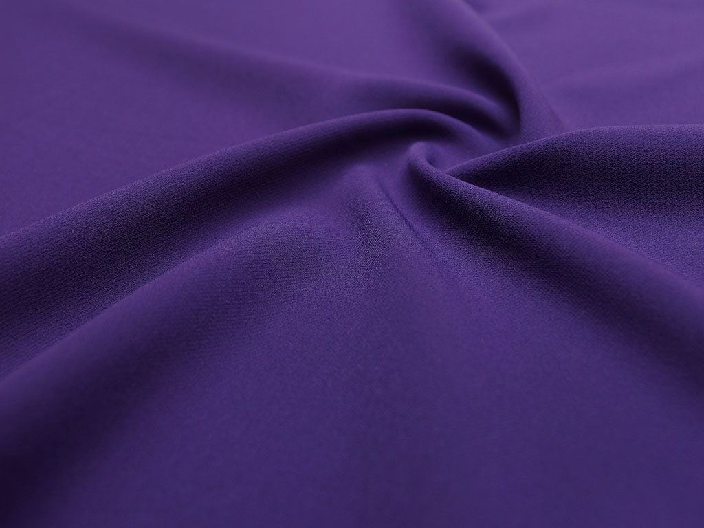 Костюмная ткань средней плотности роскошного фиолетового оттенкаизображение