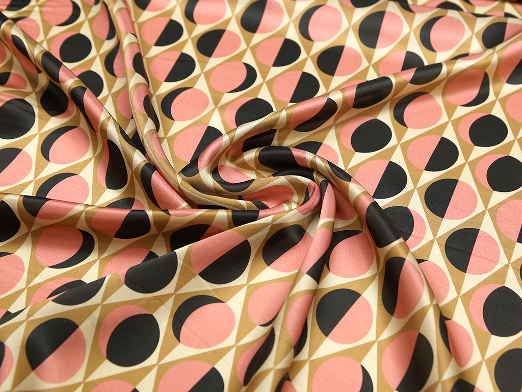 Блузочный шелк с рисунком "круги в ромбах" , розово-коричневый цветизображение