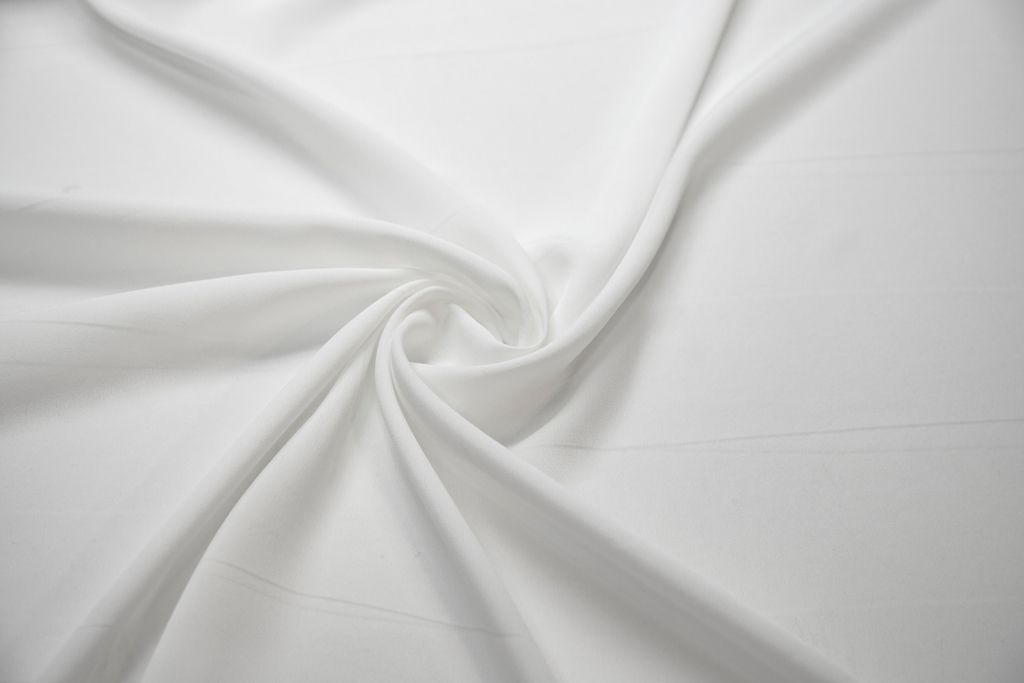 Креповая блузочная ткань, цвет белыйизображение