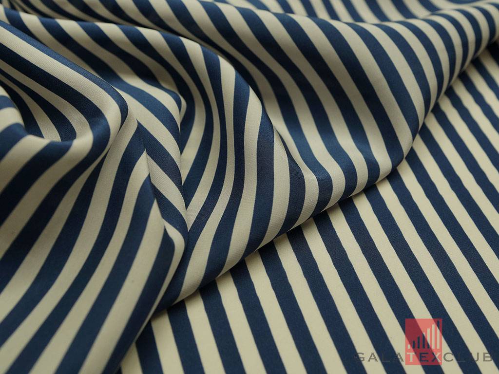 Шелк блузочный в полоску сине-белого цветаизображение