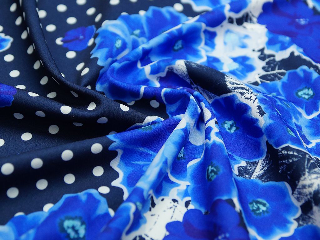 Приобрести Ткань плательная, цвет: на темно-синем фоне белый горох с синими корсетными цветами в середине