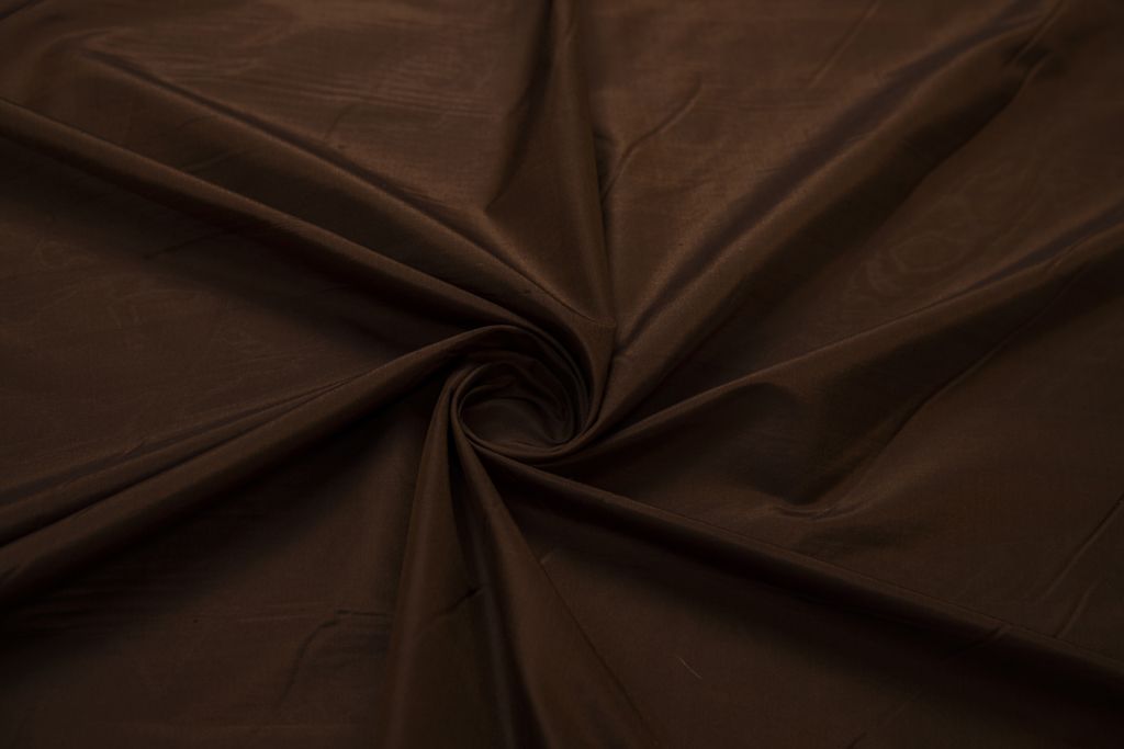 Блузочный шелк цвета шоколадаизображение