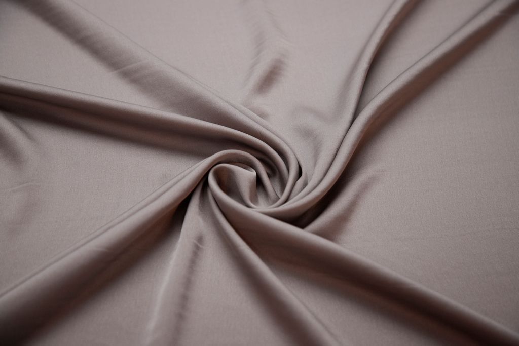 Блузочно-плательный шелк, цвет серо-бежевыйизображение