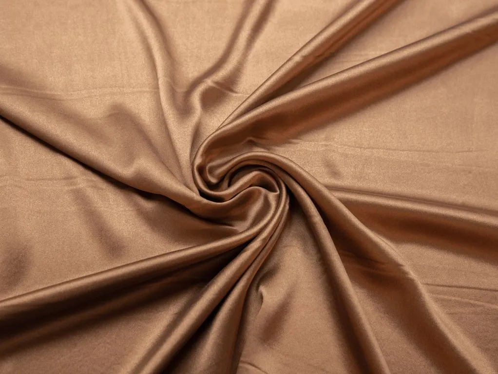 Атласный блузочный шелк золотисто-коричневого цвета изображение