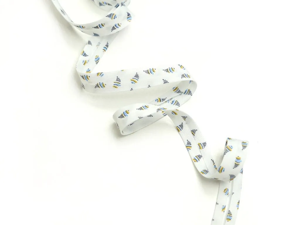 Бейка, "рыбки" на белом, ширина 15 мм  изображение