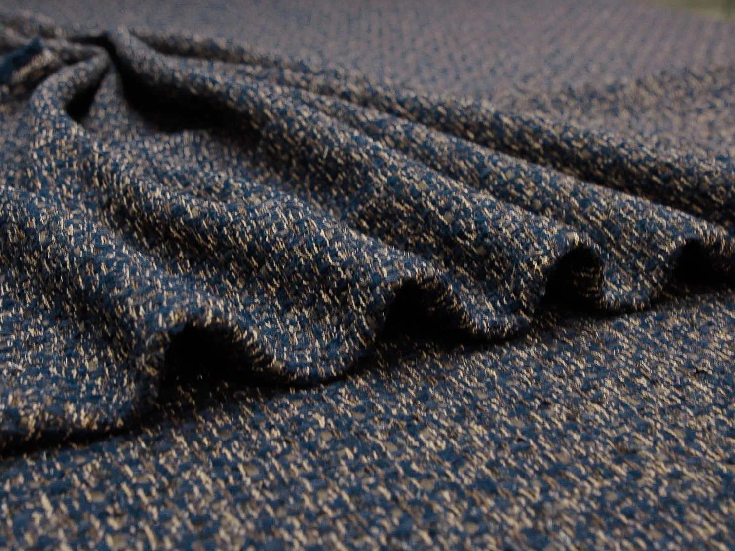 Двухсторонняя буклированная костюмная ткань с люрексом, меланж цвет сине-коричневыйизображение