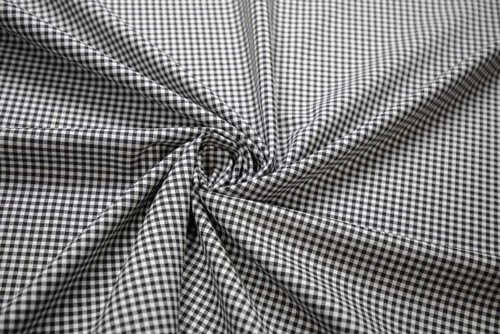 Костюмная ткань  в клетку виши, цвет черно-белыйизображение