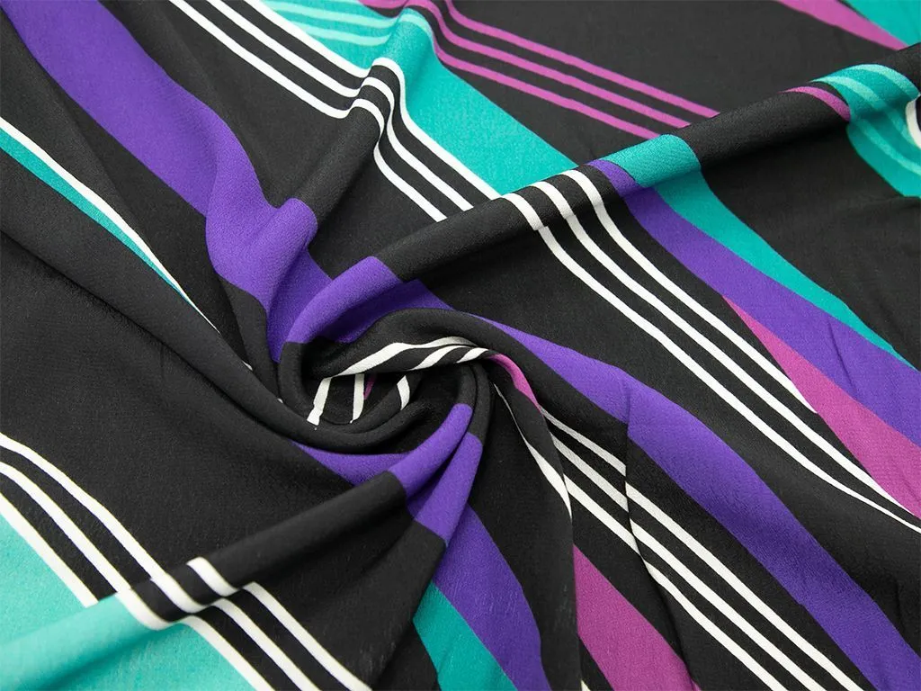 Креп блузочно-плательный с геометрическим рисунком и полосатой каймой, мультиколоризображение