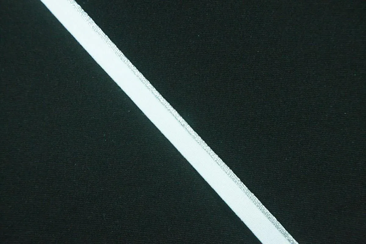 Кант витой тканевый белого цвета с серебренным краем ширина 13 ммизображение