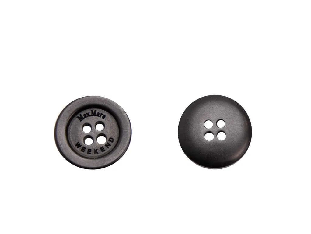 MAX MARA WEEKEND пуговица пластмассовая, 4 прокола, чёрного цвета, диаметр 19 ммизображение