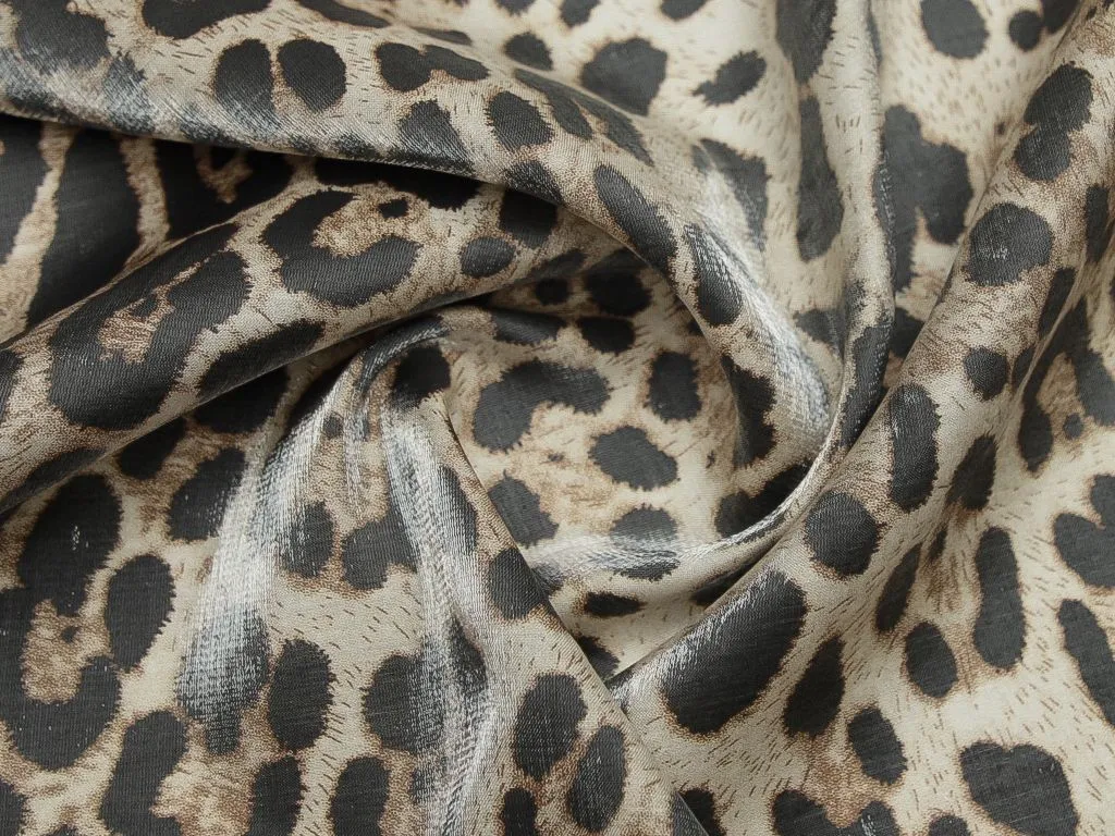 Плательная ткань с блеском LEO, в стиле "Леопард"изображение