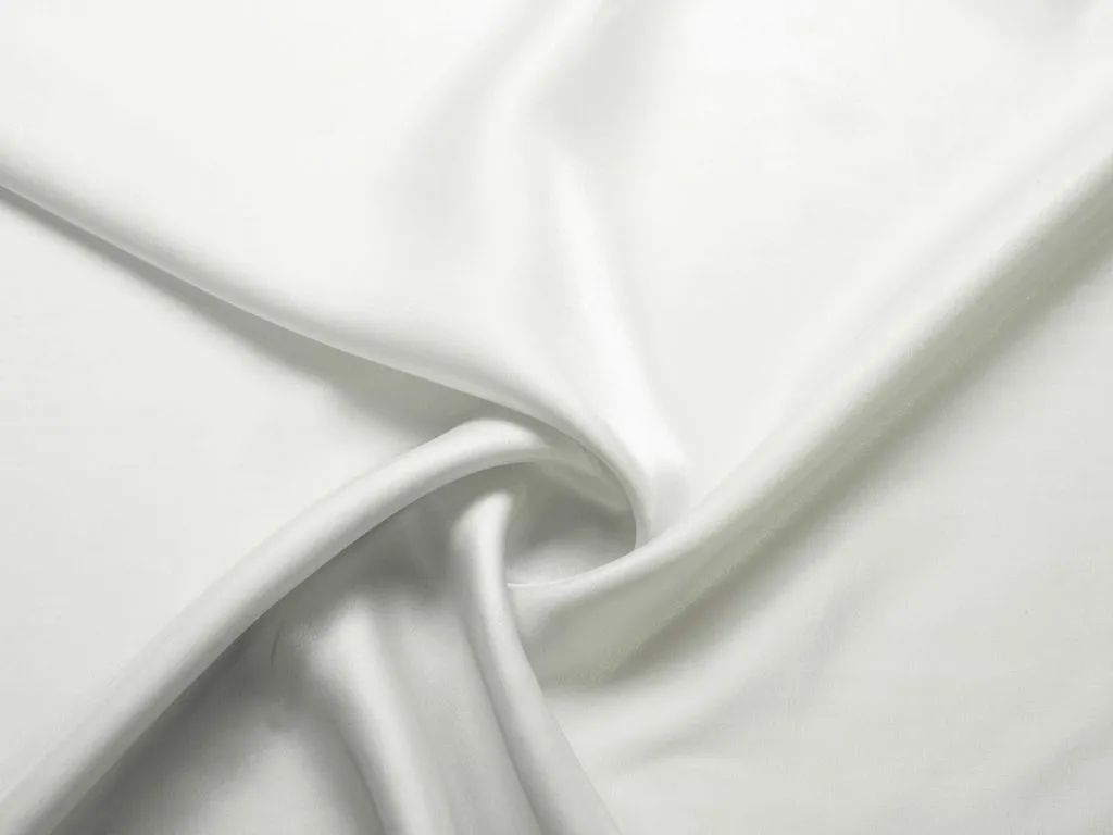 Блузочно-плательный шелк  с блеском, цвет айвориизображение