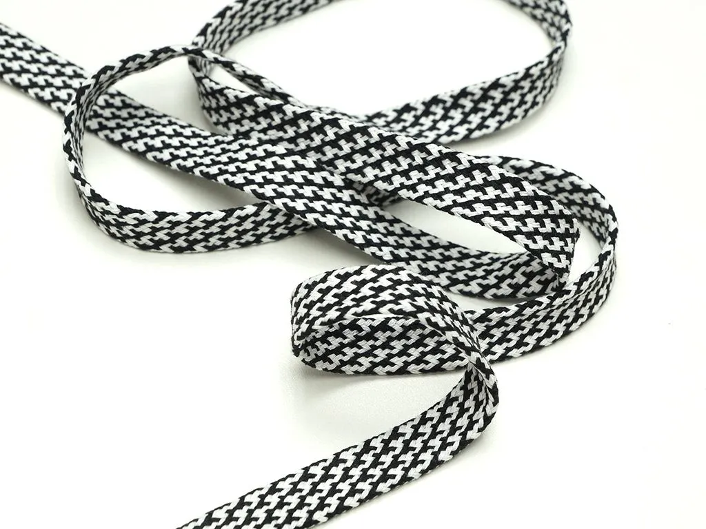 Шнур плоский, плетеный, чёрно-белая клетка, ширина 15 ммизображение